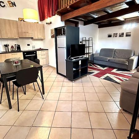 Grazioso Loft A 5 Minuti Dal Centro Di Torino Apartment Bagian luar foto